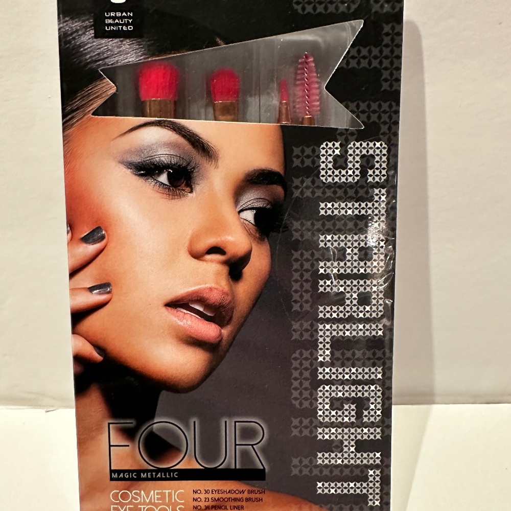 UBU Cosmetic Eye Tools. Pack of 4 brushes